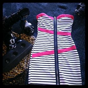 strapless dress with zipper